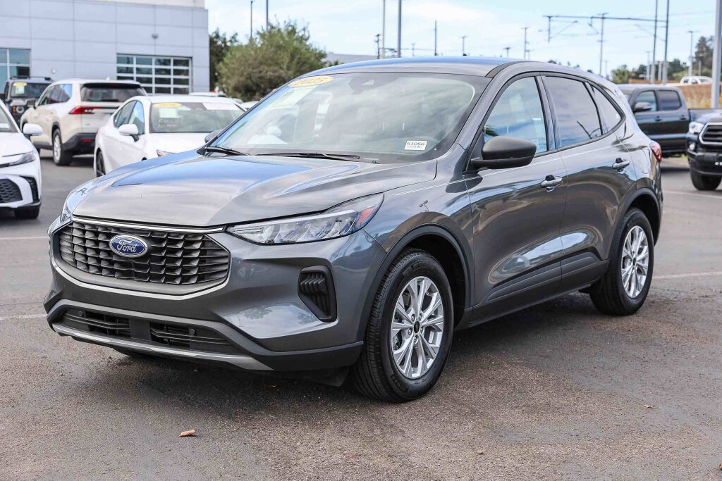 Used 2025 Ford Escape Active image 17