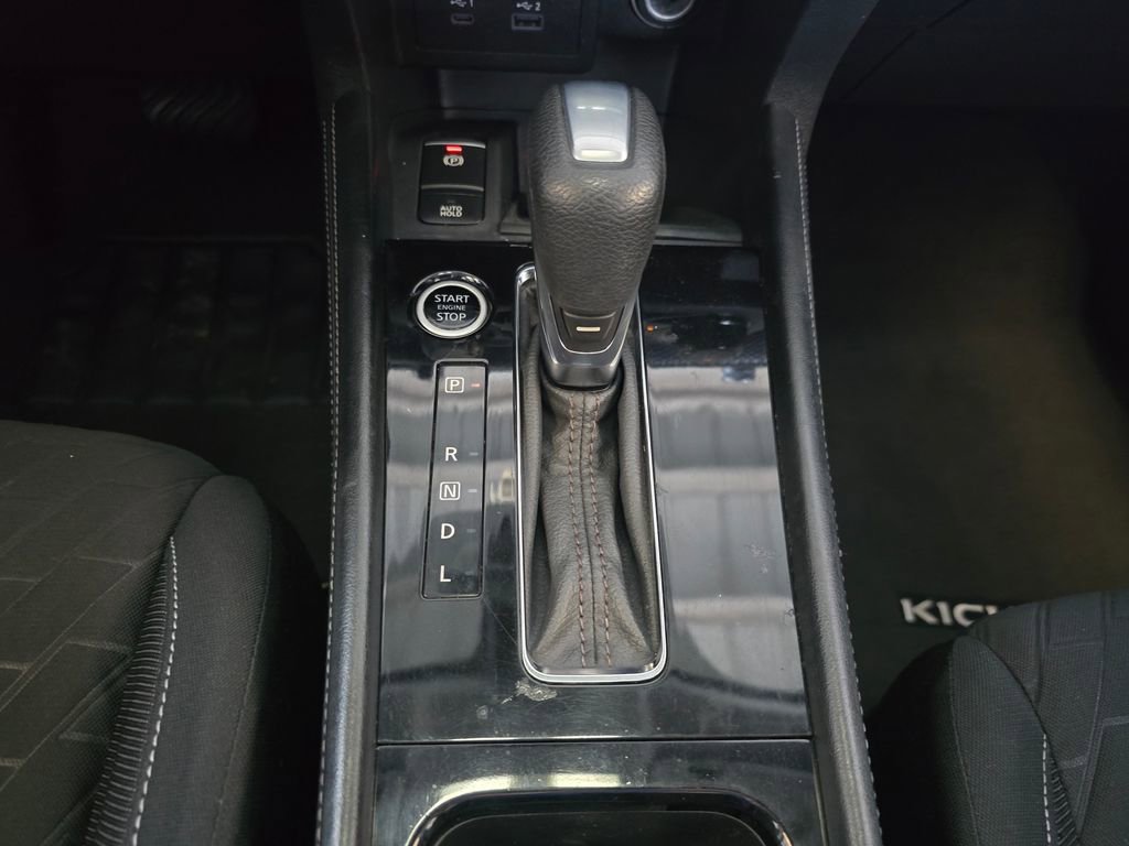 Used 2021 Nissan Kicks SV image 25