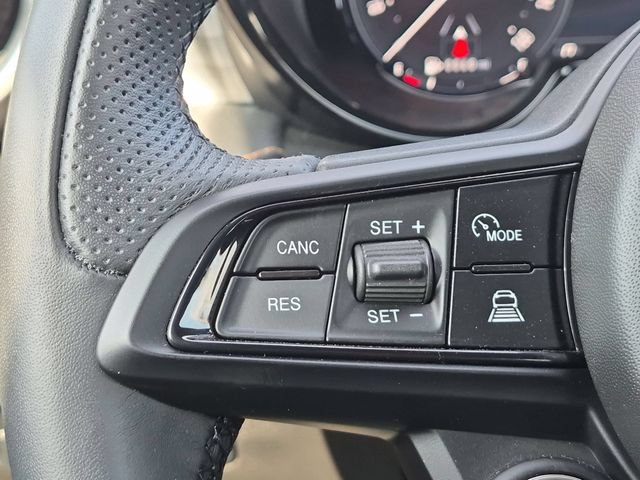 Used 2025 Alfa Romeo Tonale w/ Premium Package AWD/4WD image 18