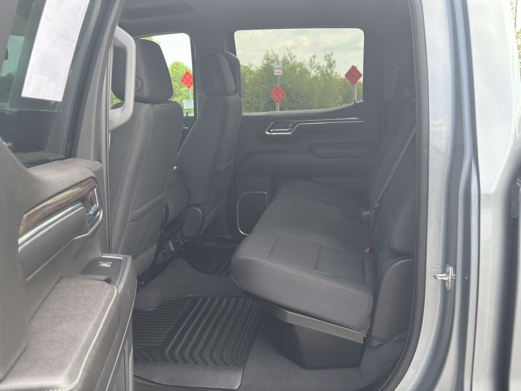 Used 2023 Chevrolet Silverado 1500 LT AWD/4WD image 33