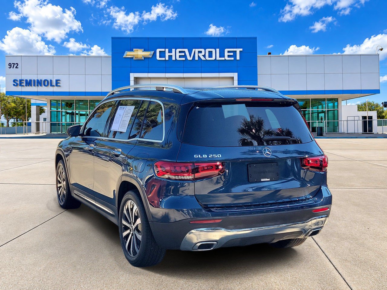 Used 2022 Mercedes-Benz GLB 250 image 3