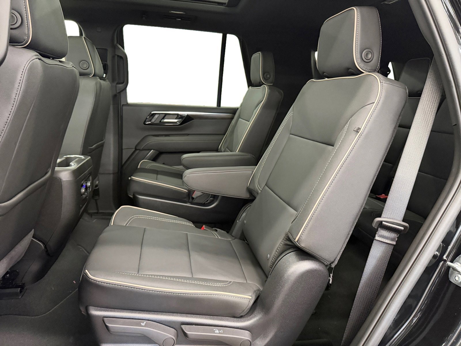 New 2026 Chevrolet Tahoe Premier w/ Sun And Tow Package AWD/4WD image 10