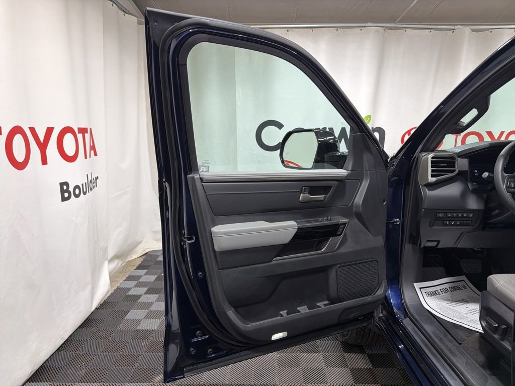Used 2025 Toyota Tundra Limited AWD/4WD image 19