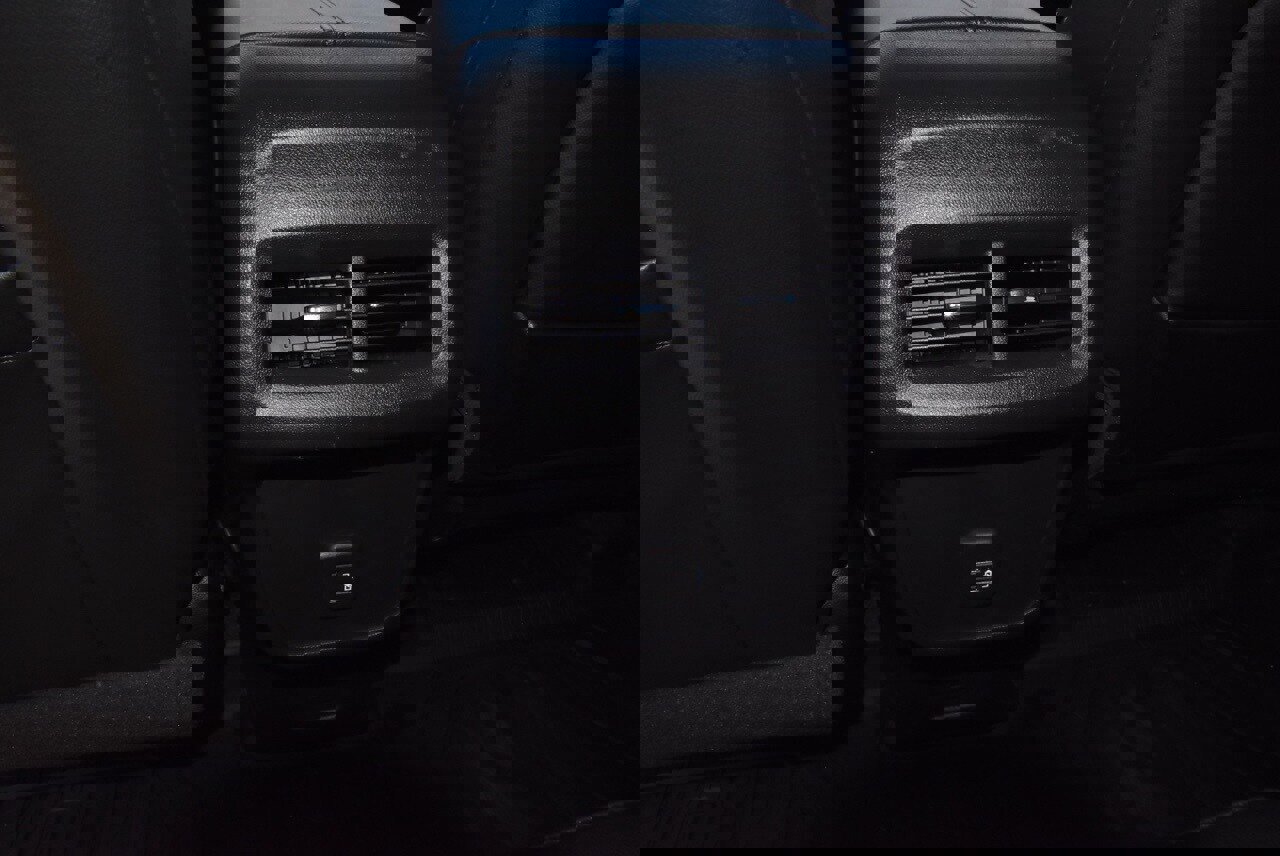 Used 2022 GMC Terrain SLT w/ Infotainment Package II image 18