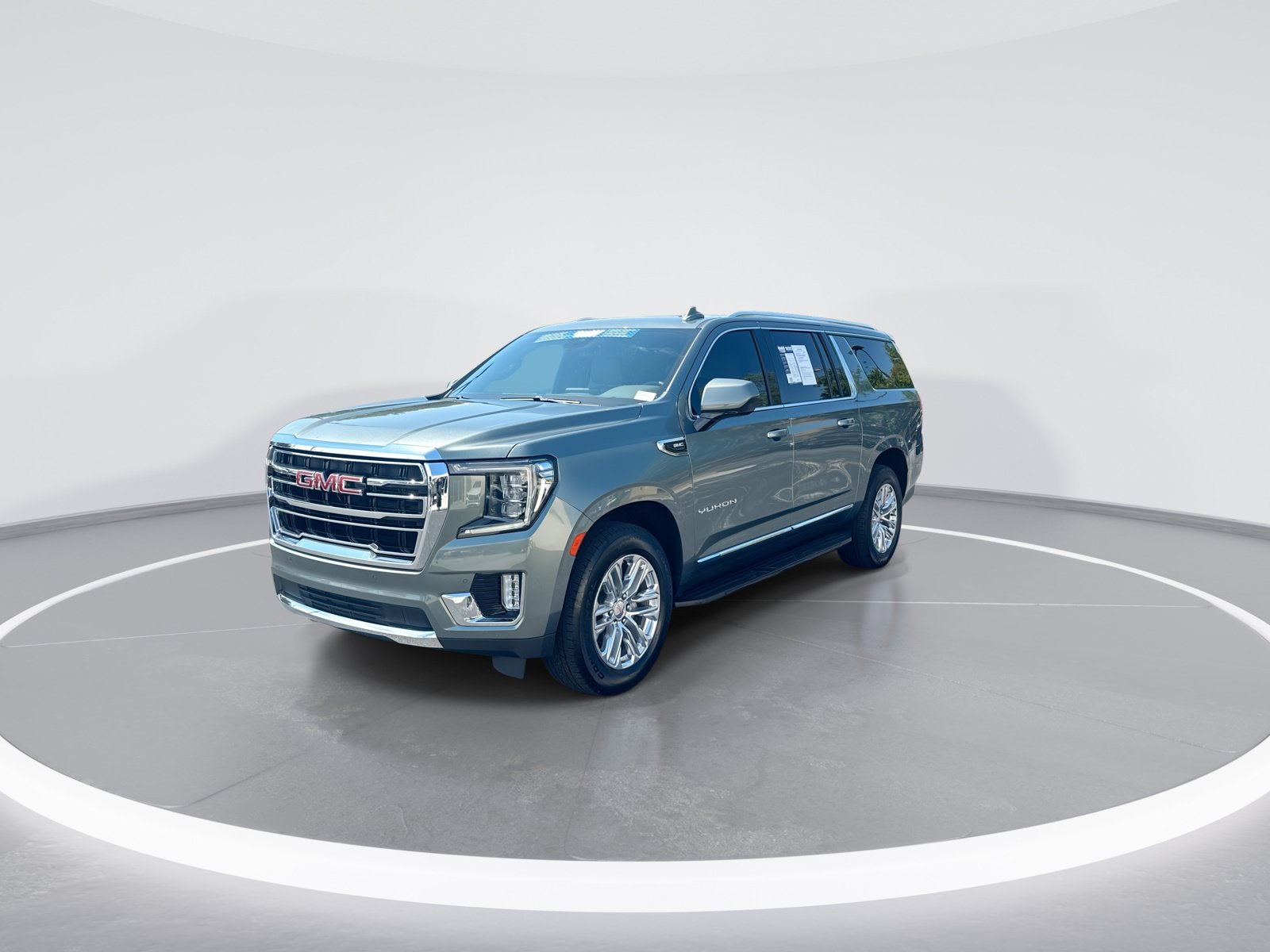 Used 2024 GMC Yukon XL SLT RWD image 5