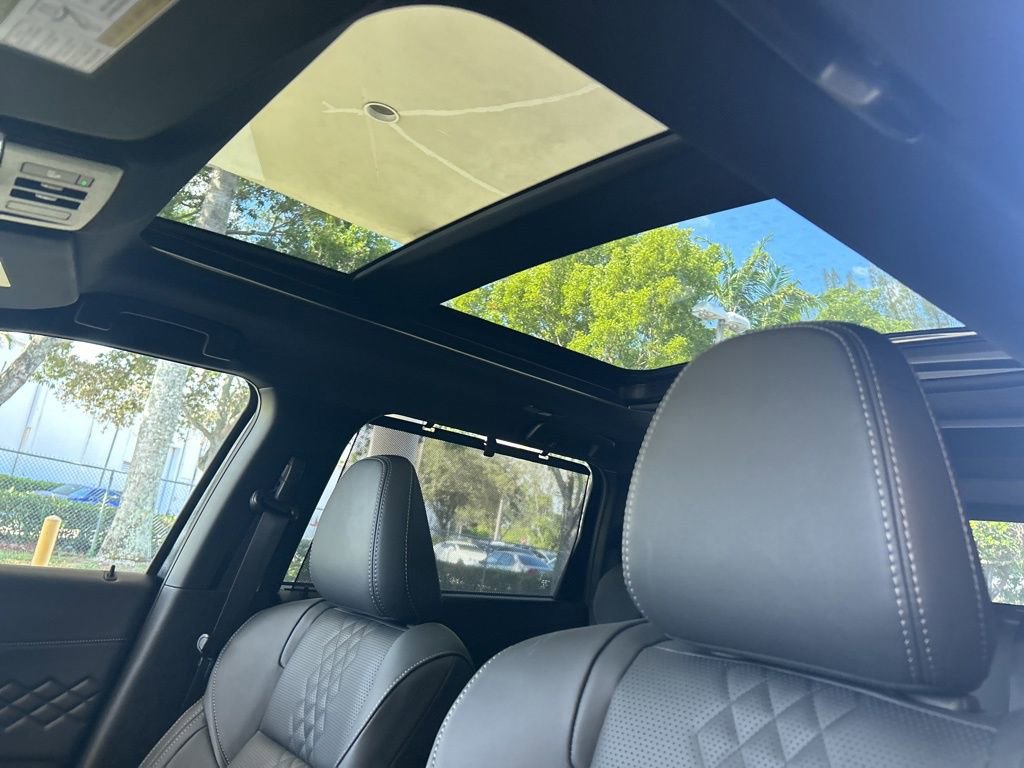 New 2025 Mitsubishi Outlander 4WD Plug-In Hybrid image 16