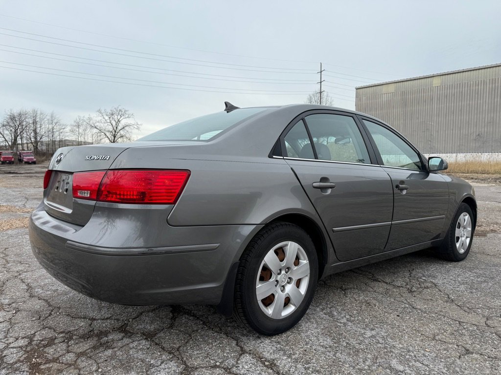 Used 2009 Hyundai Sonata GLS FWD image 3