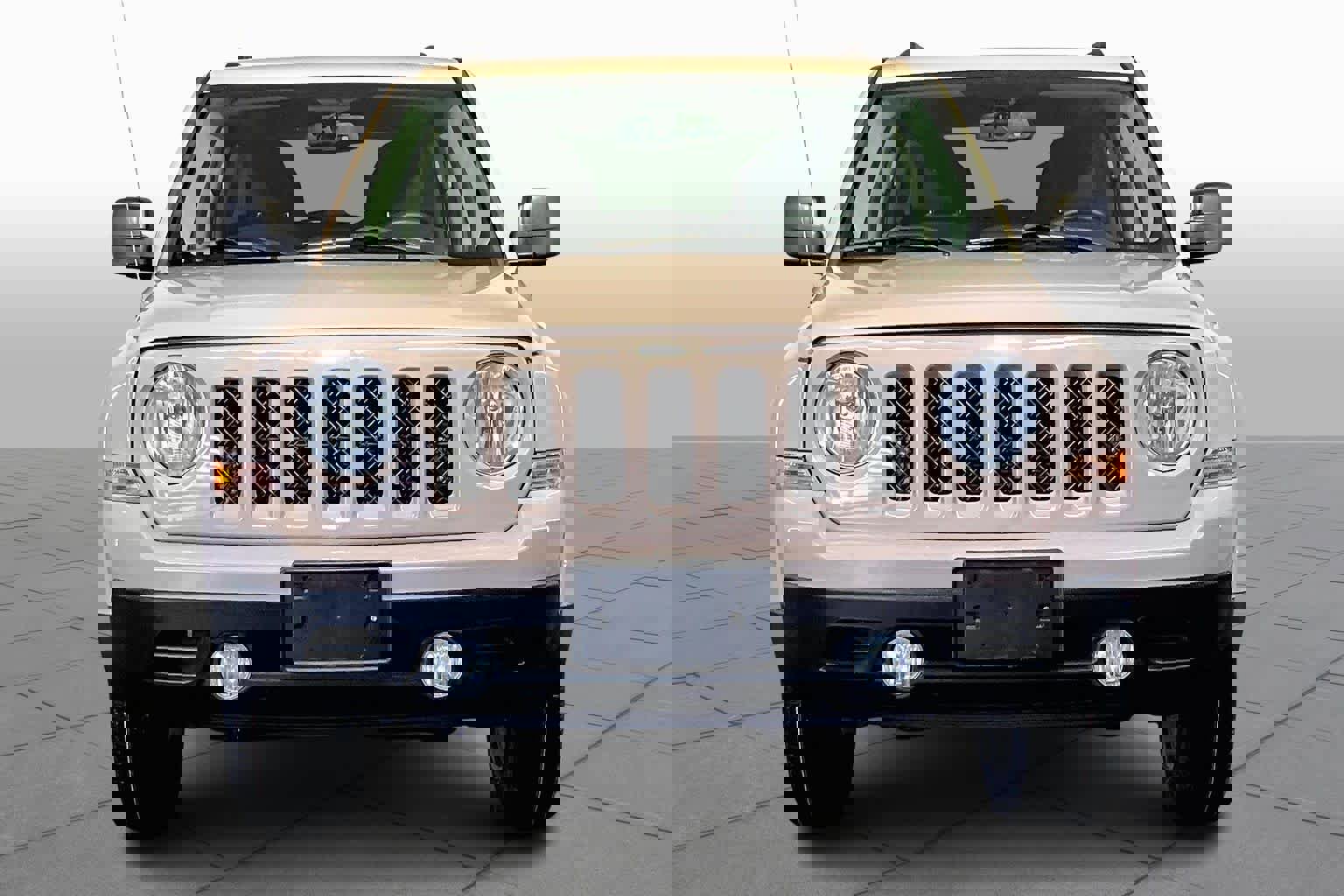 Used 2017 Jeep Patriot Latitude image 4