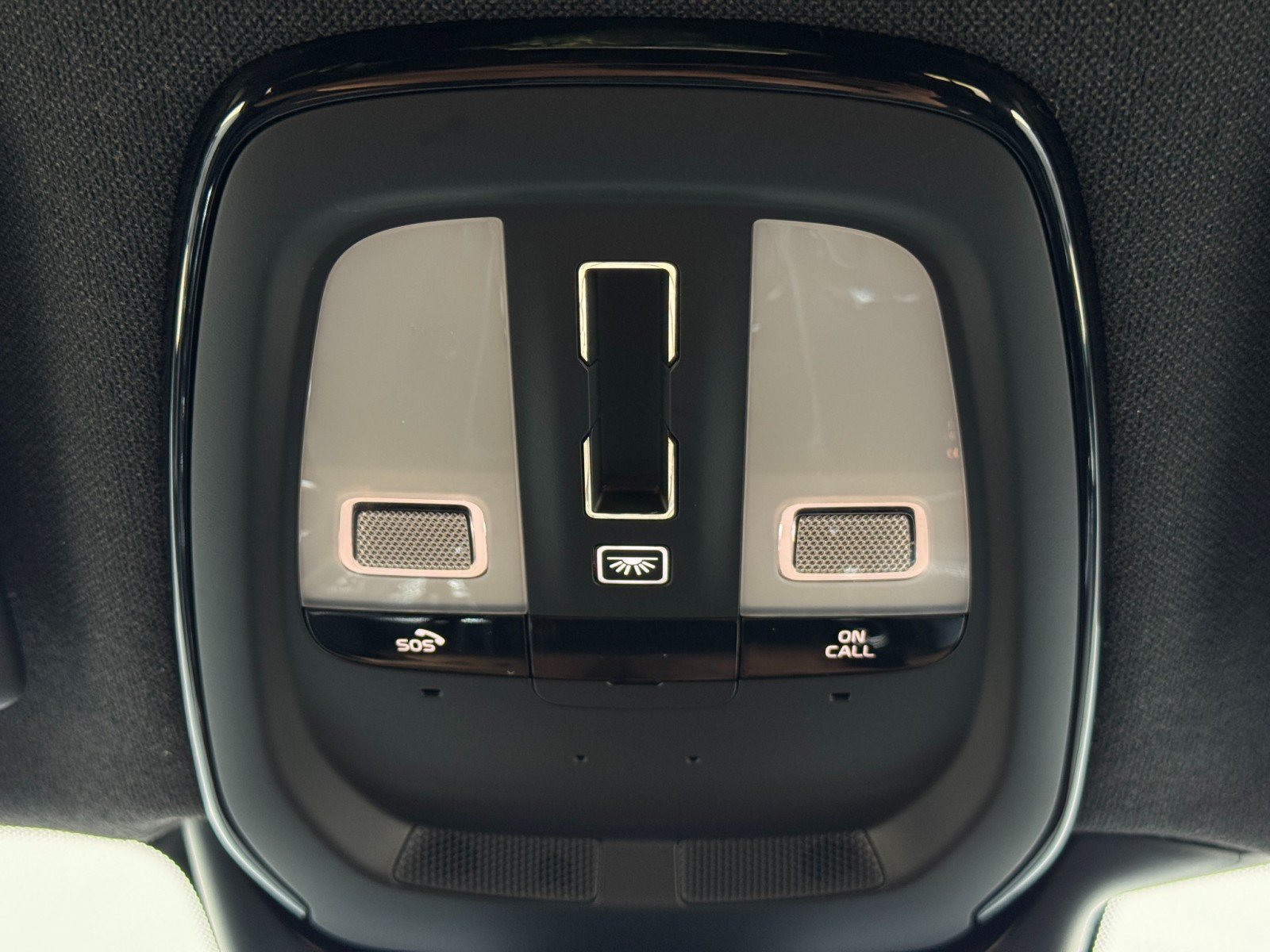 Used 2021 Volvo XC40 P8 Recharge w/ Advanced Package AWD/4WD image 32