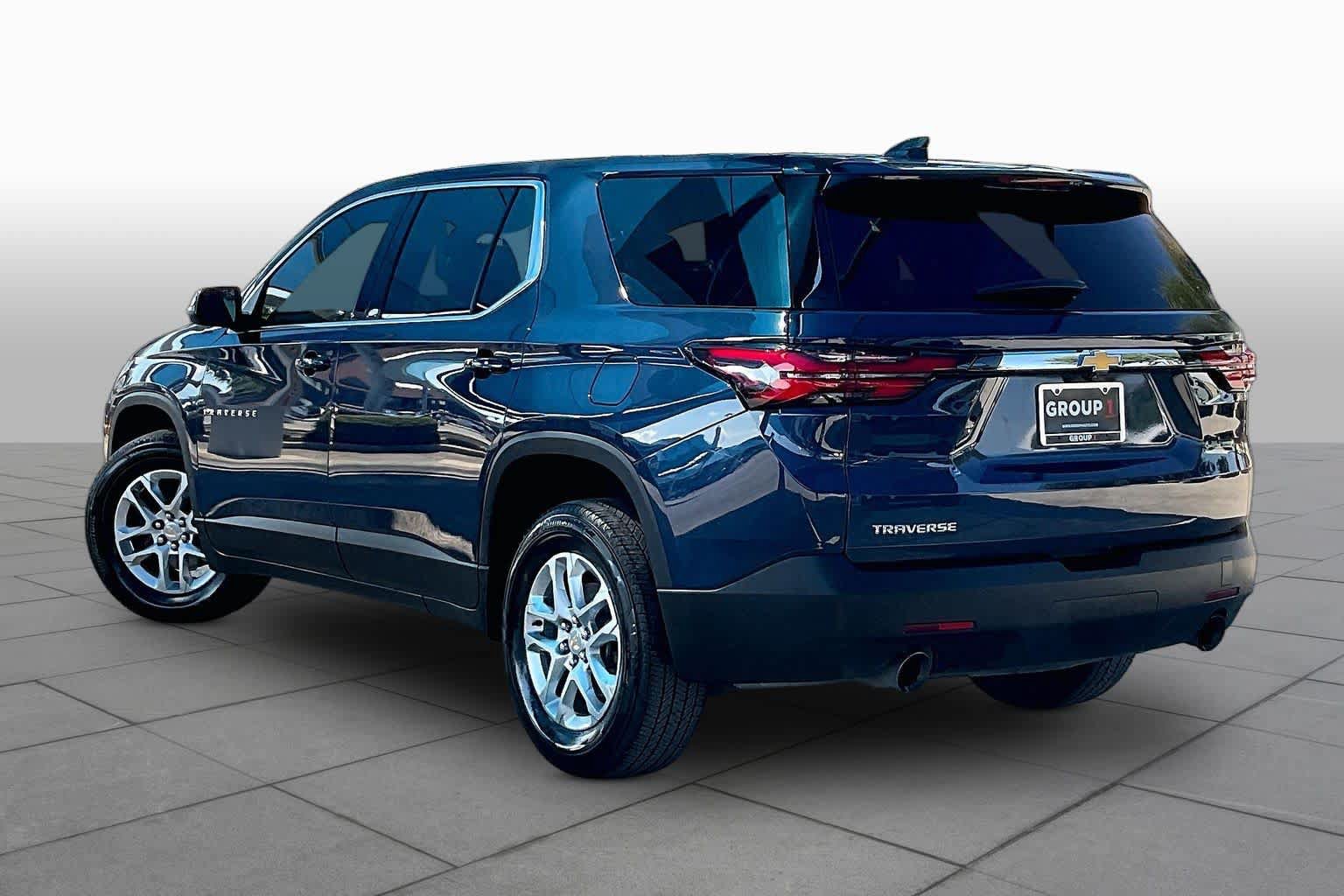 Used 2023 Chevrolet Traverse LS w/ Safety Package FWD image 11