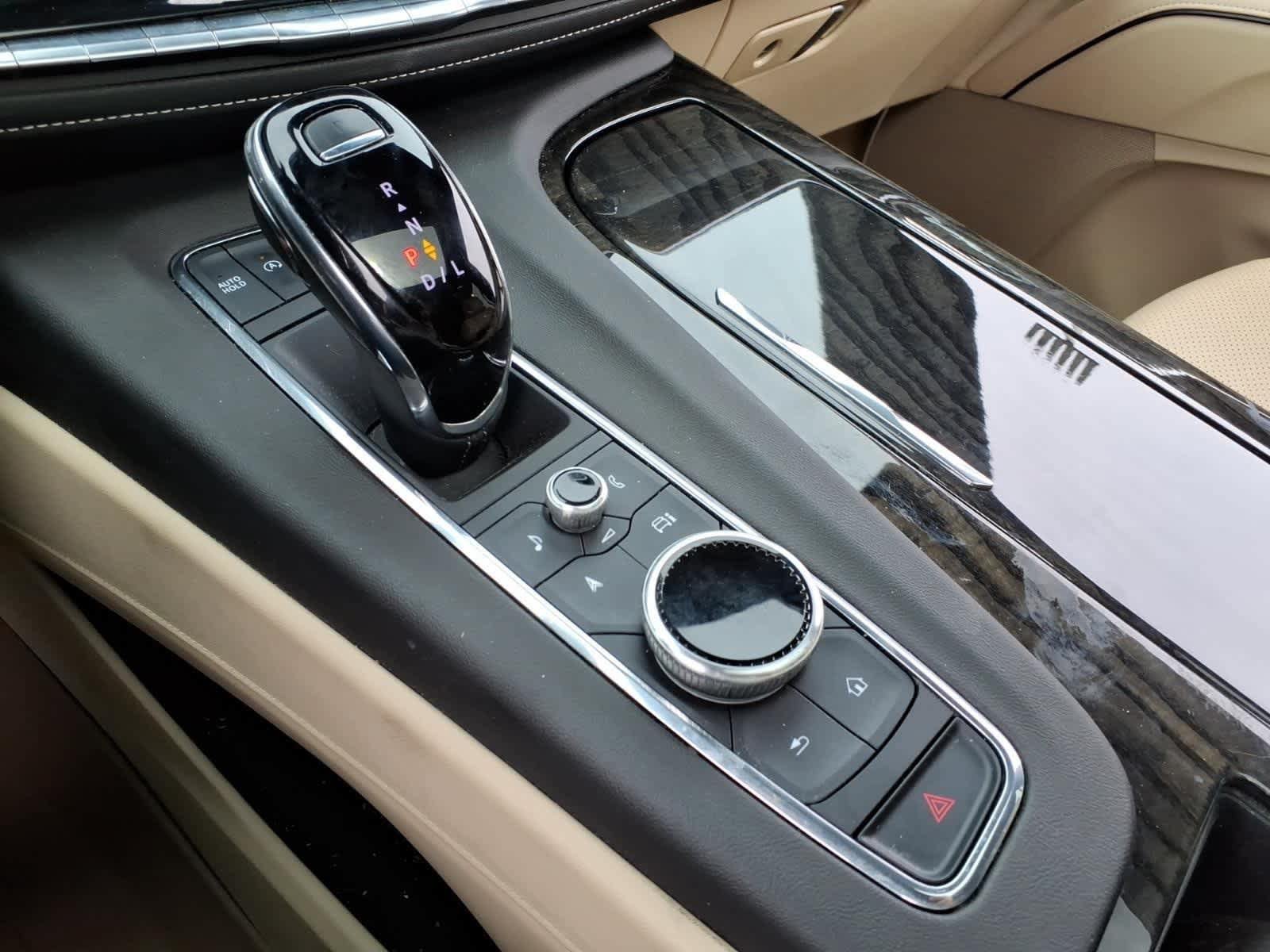 Used 2023 Cadillac Escalade Premium Luxury AWD/4WD image 20