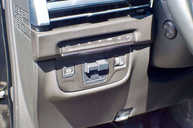 Used 2025 Cadillac Escalade Sport w/ Touring Package AWD/4WD image 34