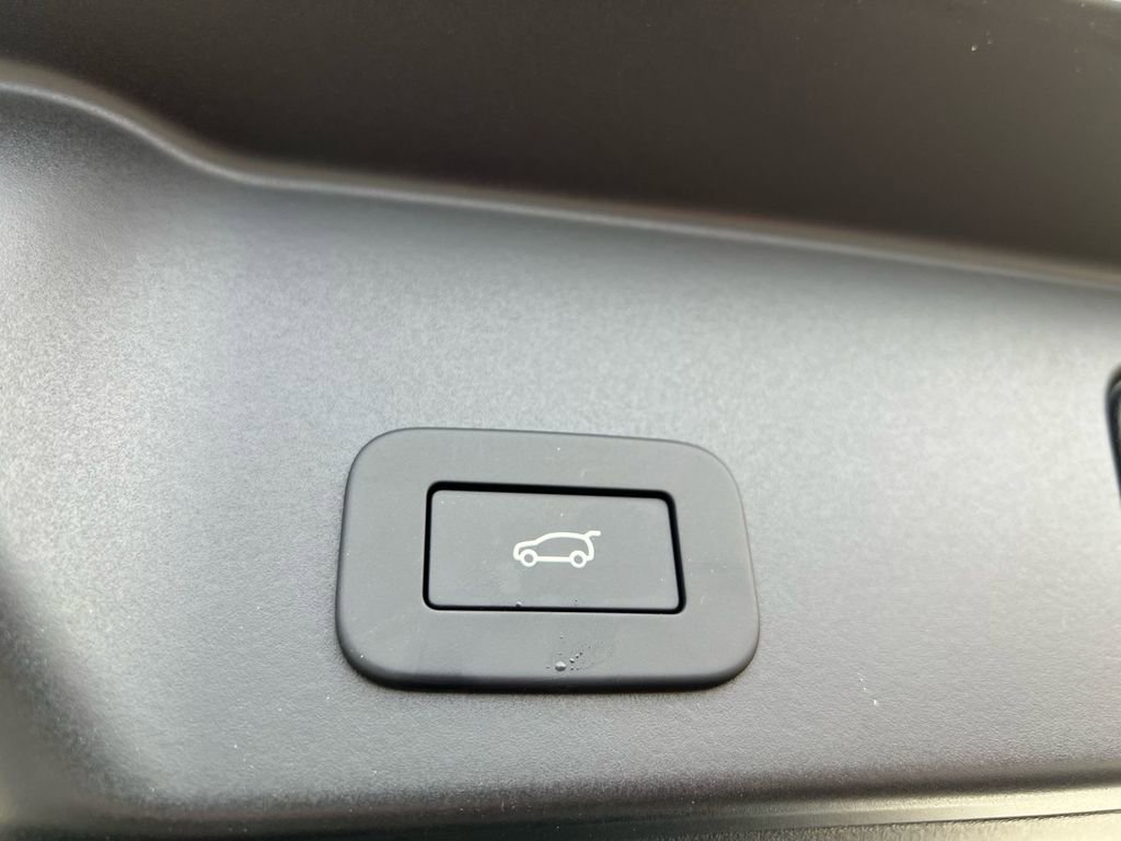 New 2026 Land Rover Range Rover Evoque Dynamic SE AWD/4WD image 28