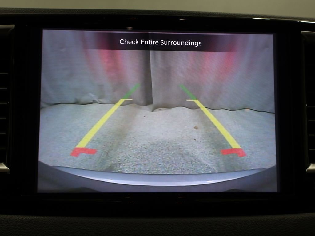 Used 2023 Chrysler Pacifica Touring-L image 29