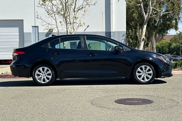 Used 2023 Toyota Corolla LE image 3
