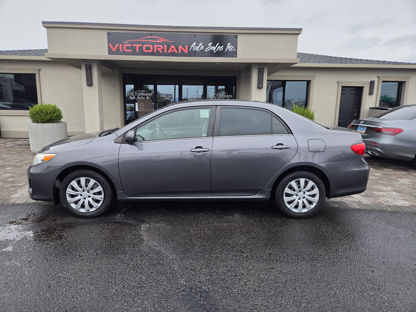 Used 2013 Toyota Corolla LE FWD image 3