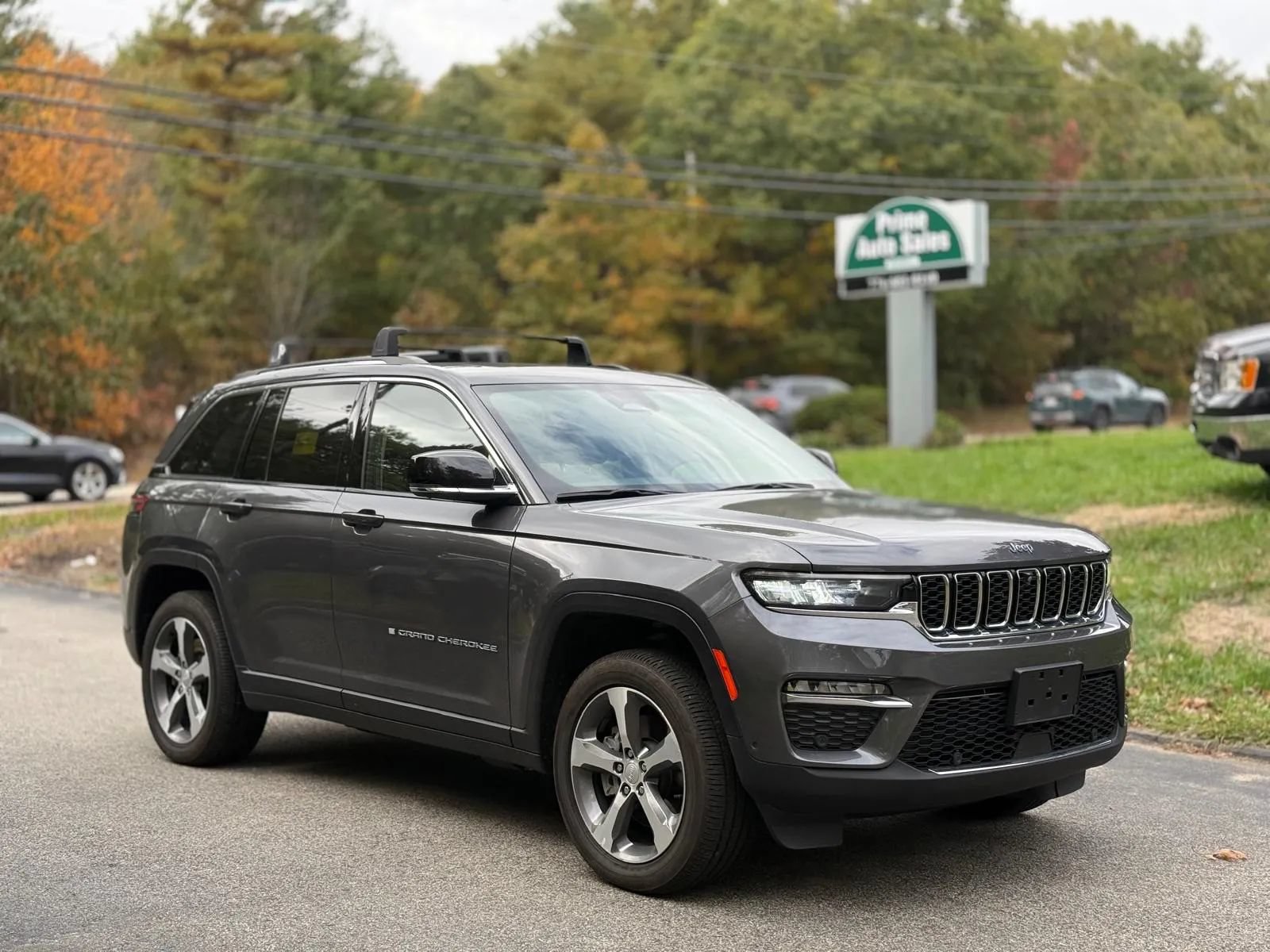 Used 2022 Jeep Grand Cherokee Limited 4xe w/ Luxury Tech Group II AWD/4WD image 1