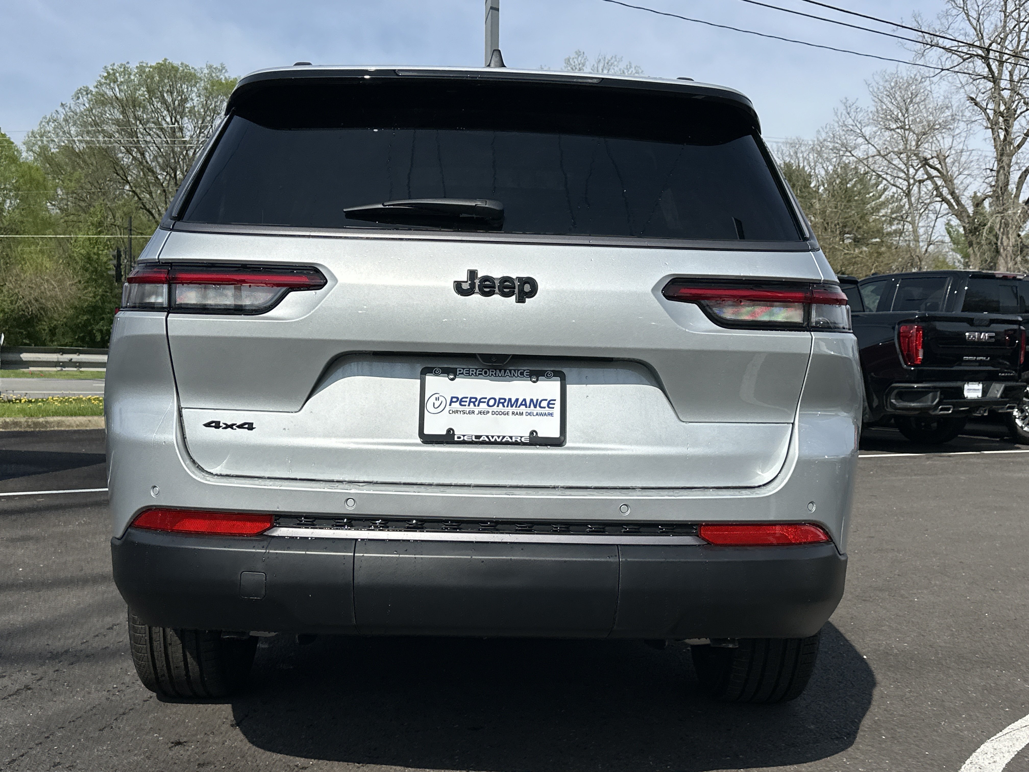 New 2026 Jeep Grand Cherokee L Limited w/ Limited Altitude Package AWD/4WD image 16