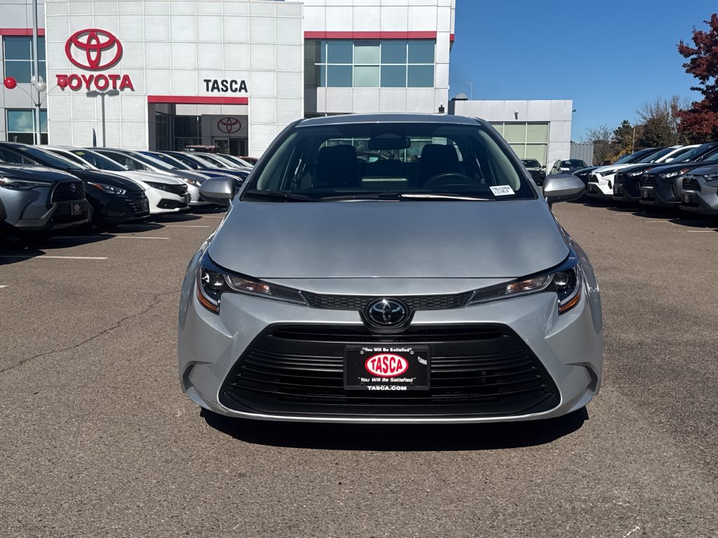 Used 2025 Toyota Corolla LE FWD image 2