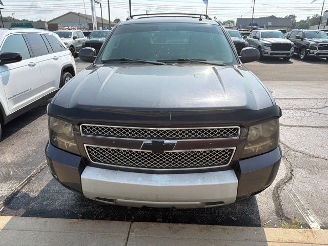 Used 2011 Chevrolet Avalanche LT w/ Luxury Package AWD/4WD image 11