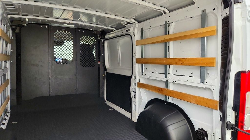 Used 2025 RAM ProMaster 2500 w/ U-Haul Equipment Group FWD image 20