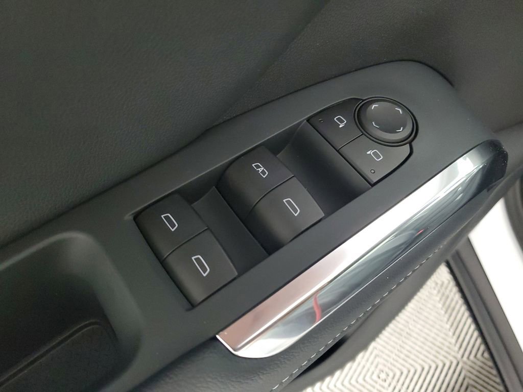 New 2026 Chevrolet Traverse LT w/ Midnight/Sport Edition image 29