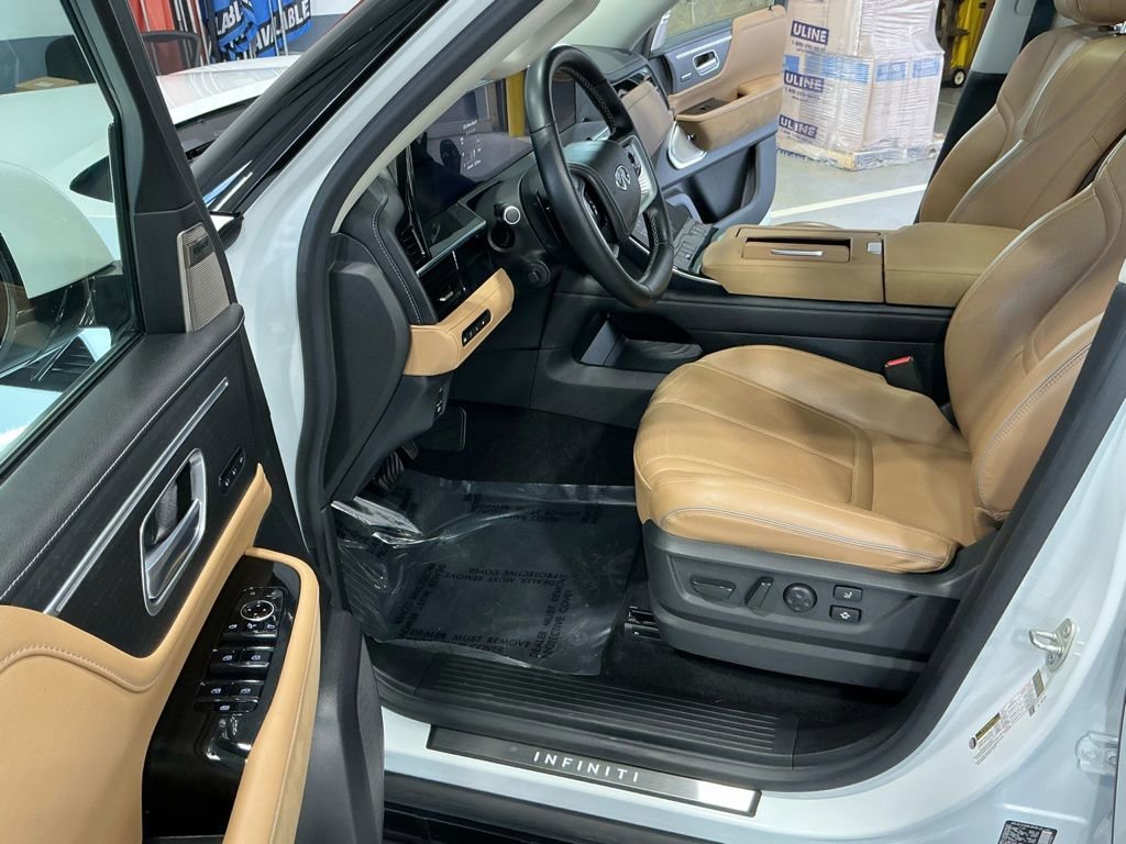 Used 2025 INFINITI QX80 Sensory image 8