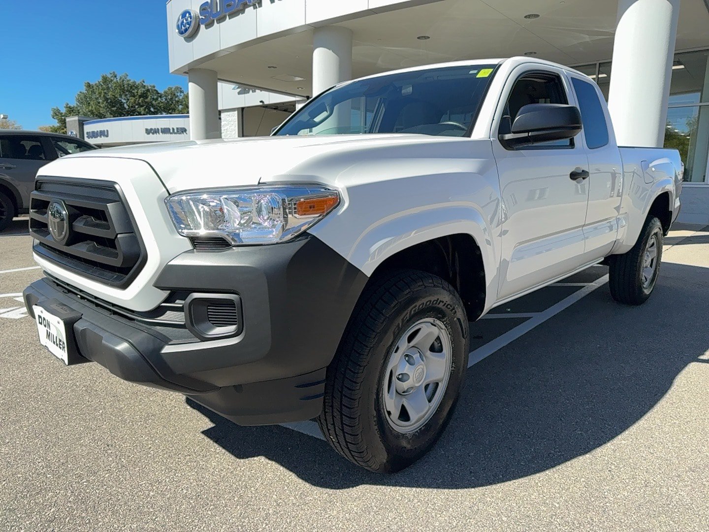 Used 2022 Toyota Tacoma 2WD Access Cab image 3