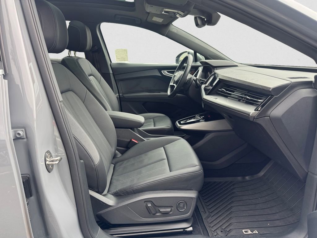 Used 2023 Audi Q4 e-tron Premium Plus w/ Premium Plus image 15