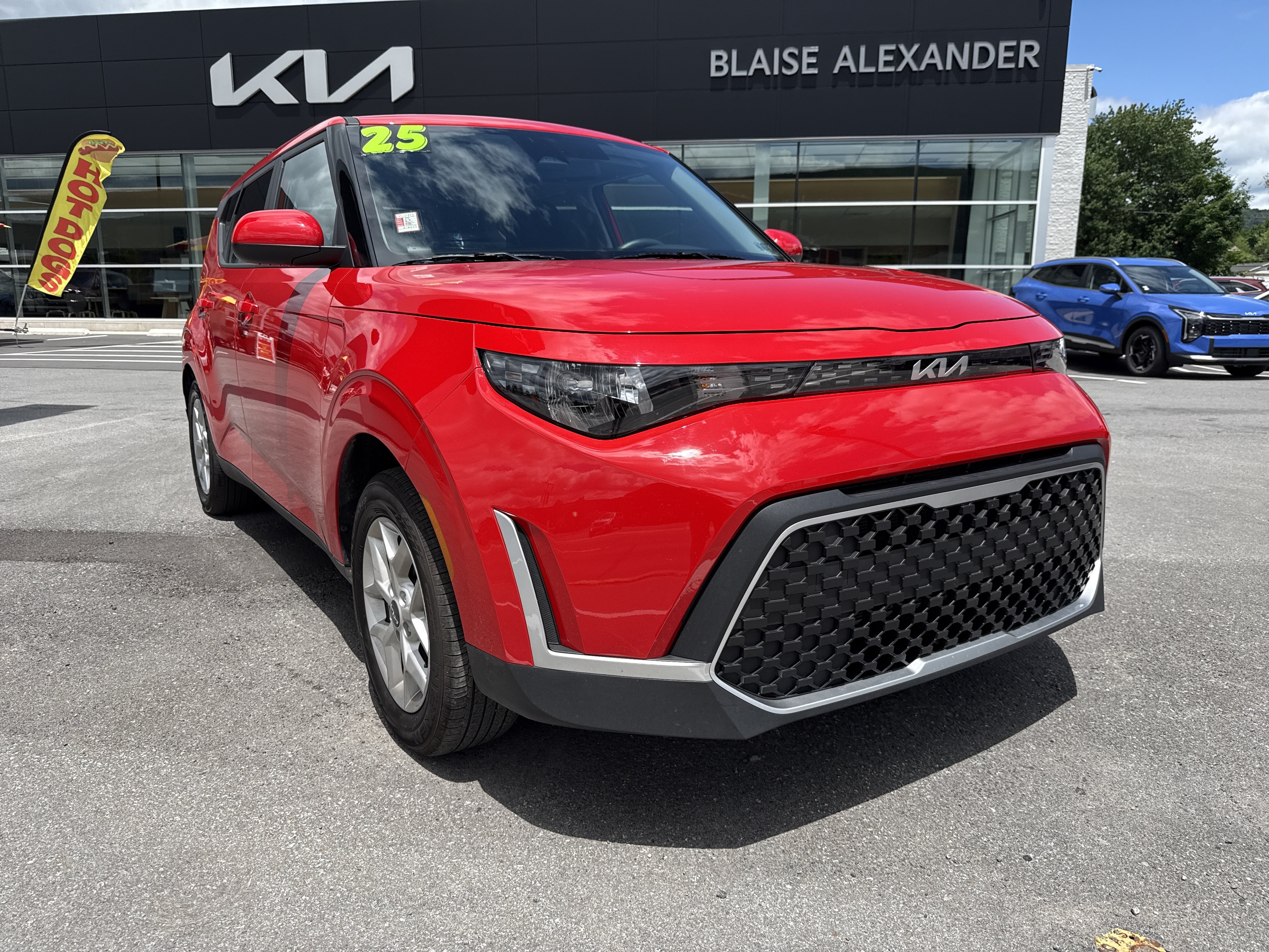 Certified 2025 Kia Soul LX w/ LX Technology Package FWD image 1
