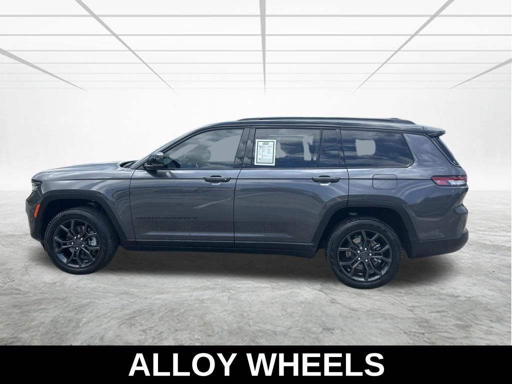 Certified 2025 Jeep Grand Cherokee L Limited w/ Trailer Tow Package AWD/4WD image 8
