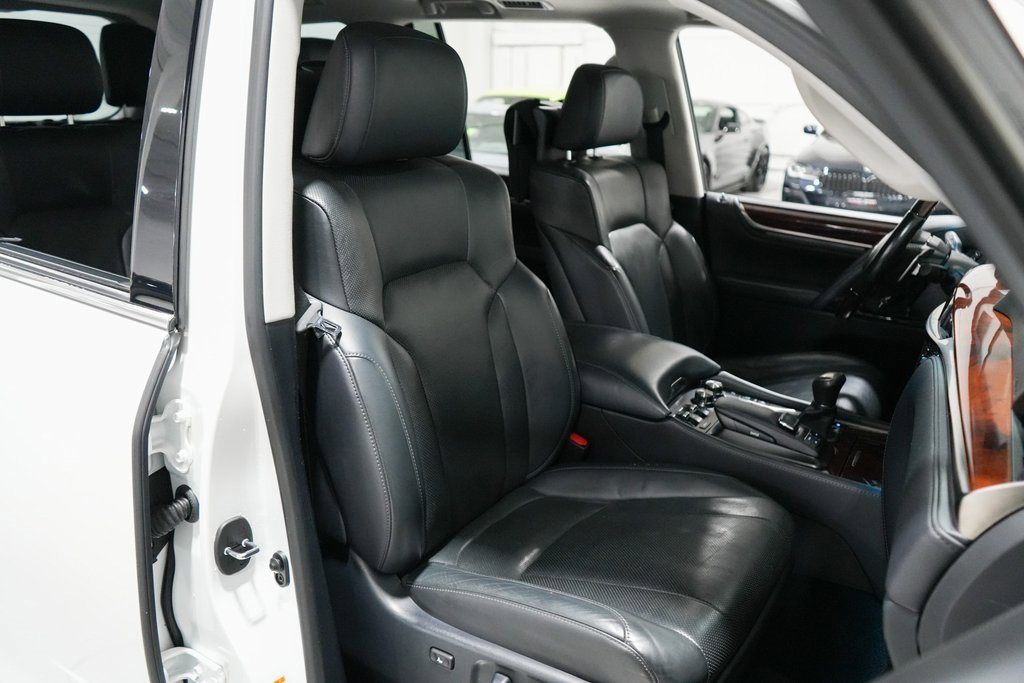 Used 2017 Lexus LX 570 4WD image 21