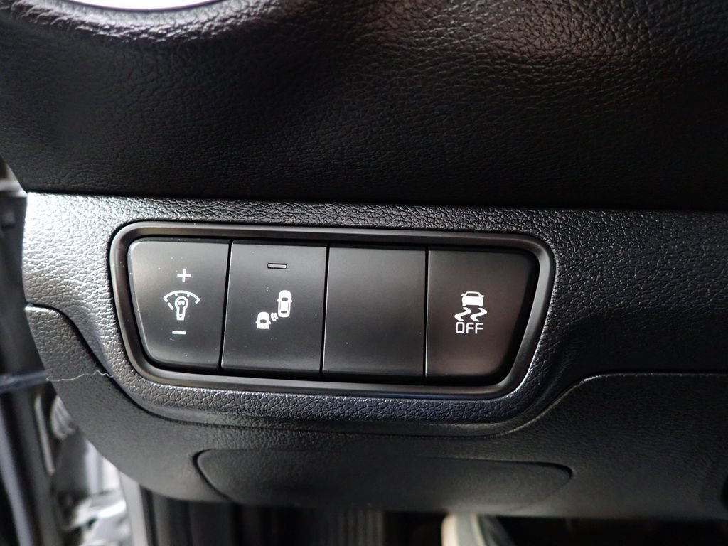 Used 2023 Kia Forte LXS w/ LXS Technology Package FWD image 21