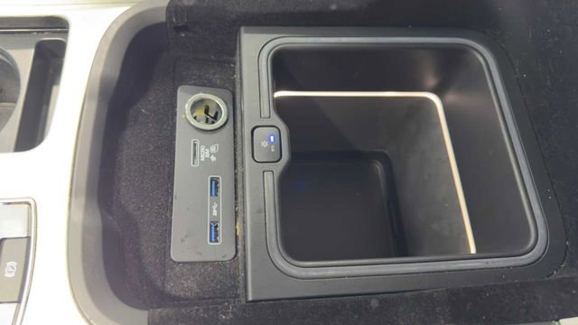 Used 2019 Land Rover Range Rover Sport SVR image 37