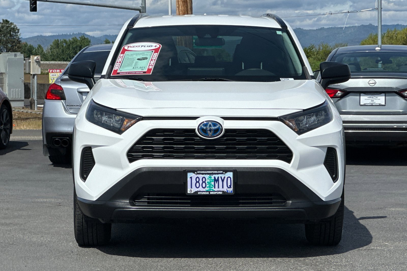 Used 2021 Toyota RAV4 LE AWD/4WD image 9