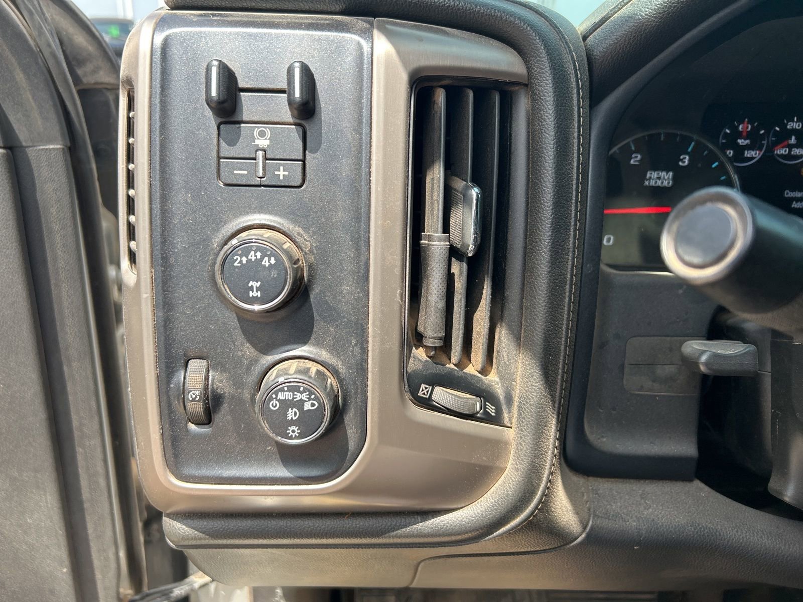 Used 2018 GMC Sierra 2500 Denali w/ Duramax Plus Package image 15