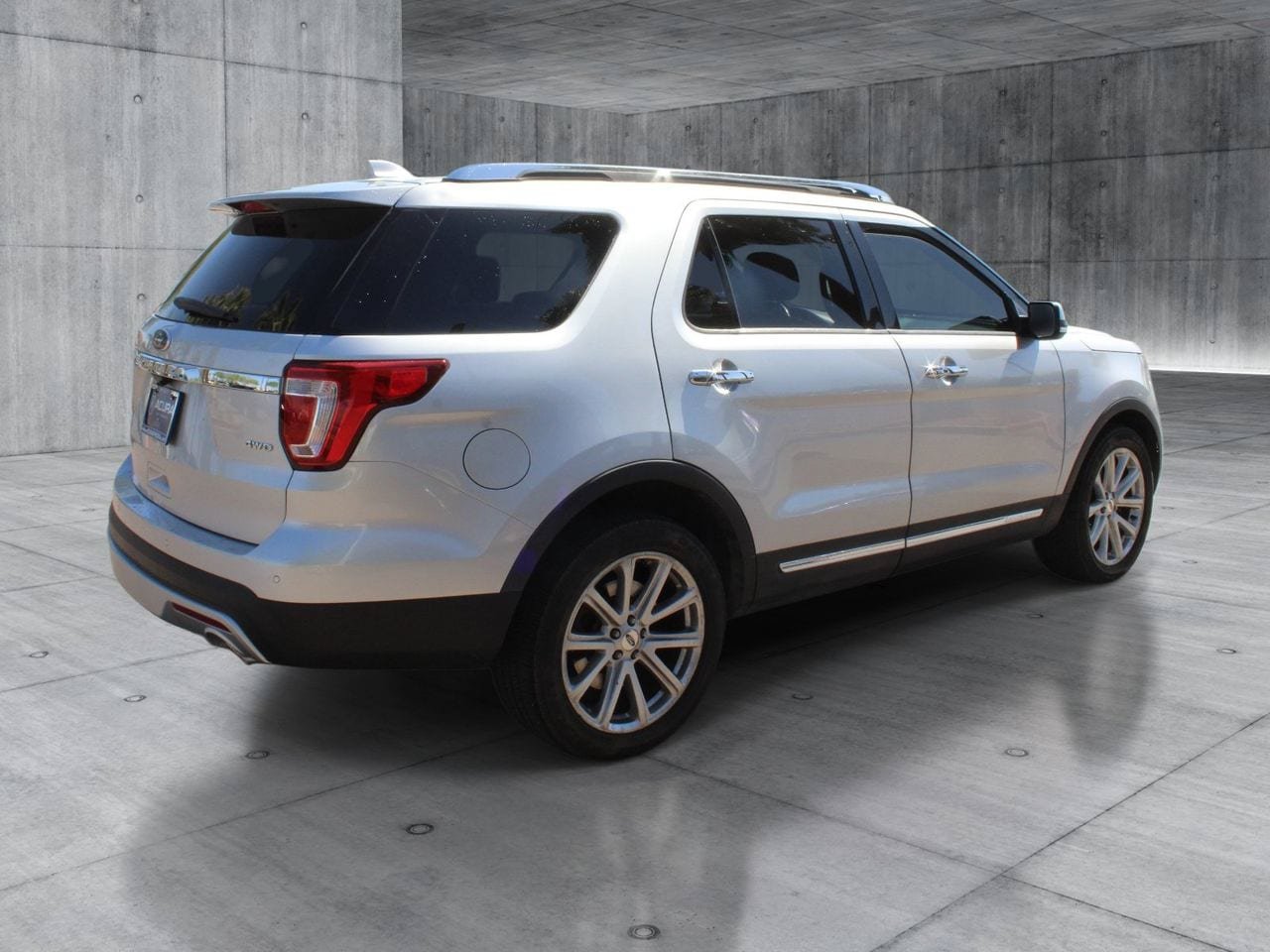 Used 2016 Ford Explorer Limited AWD/4WD image 7