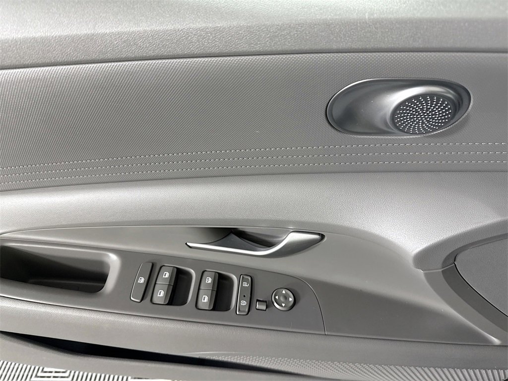 Certified 2022 Hyundai Elantra SEL image 22