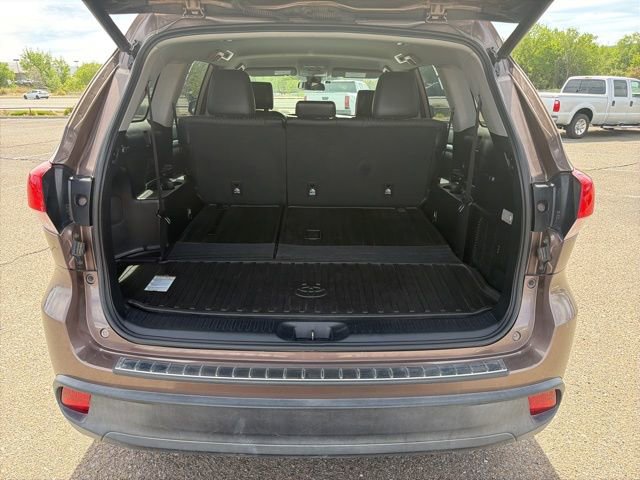 Used 2018 Toyota Highlander Plus FWD image 6