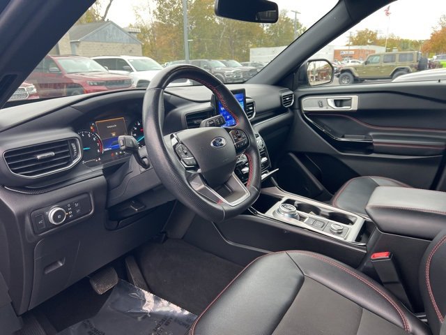 Used 2022 Ford Explorer ST-Line image 26