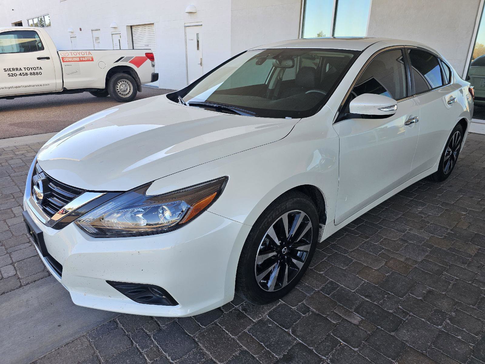 Used 2018 Nissan Altima 2.5 SL w/ 2.5 SL Technology Package image 2