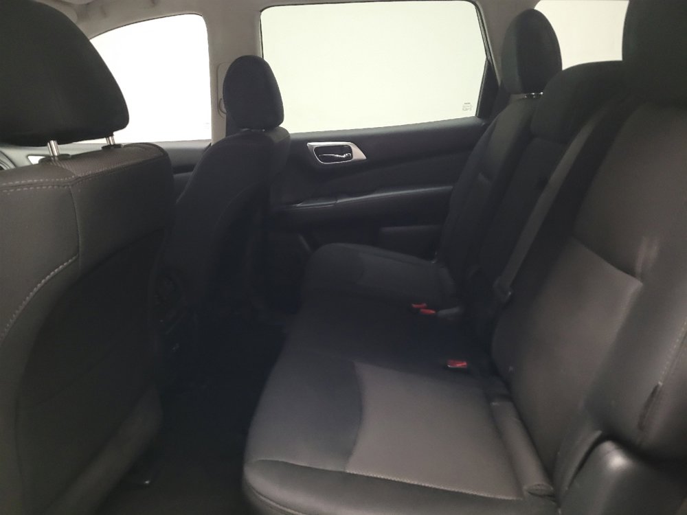 Used 2020 Nissan Pathfinder S FWD image 18