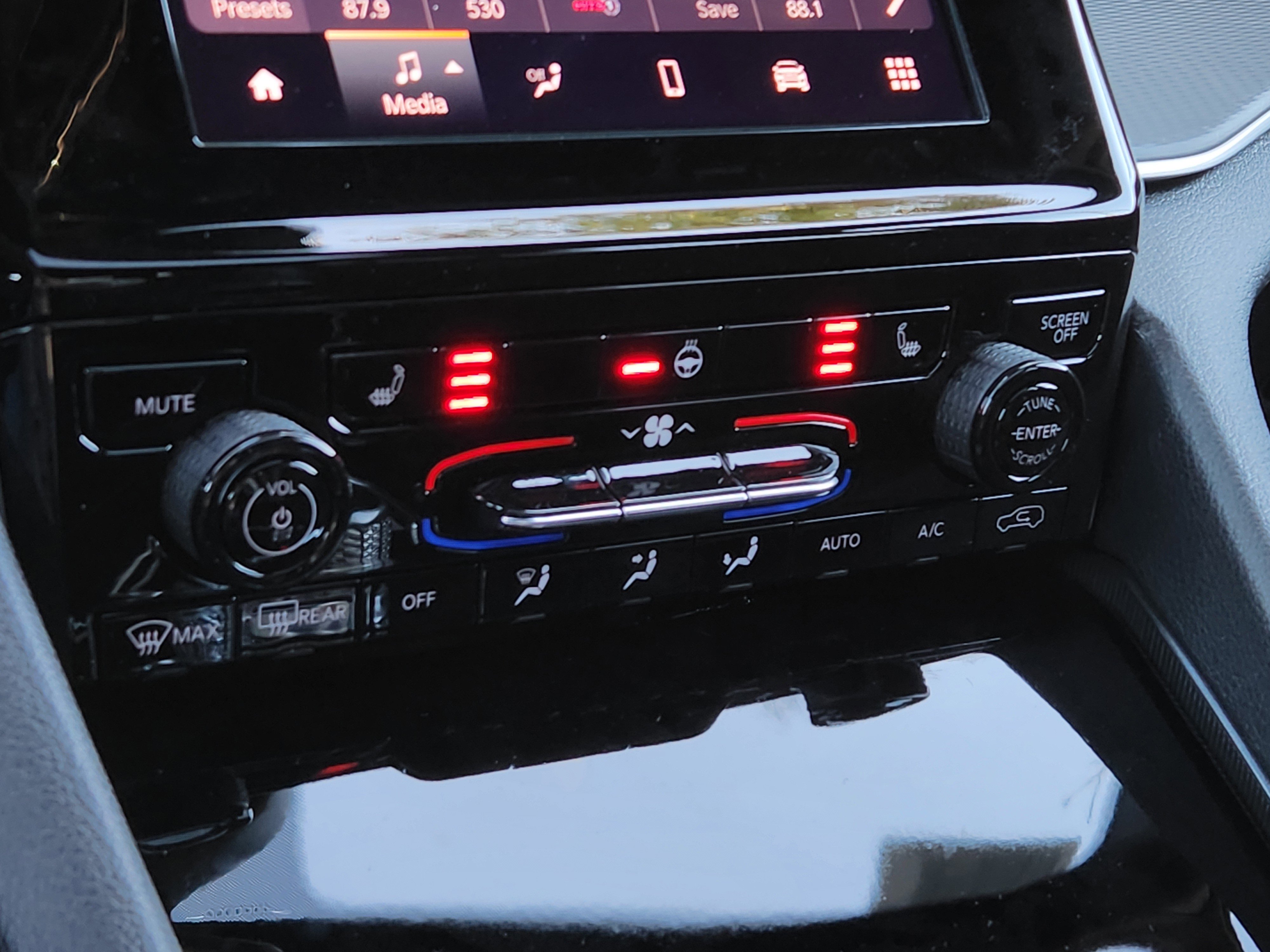 New 2025 Jeep Grand Cherokee L Altitude image 5