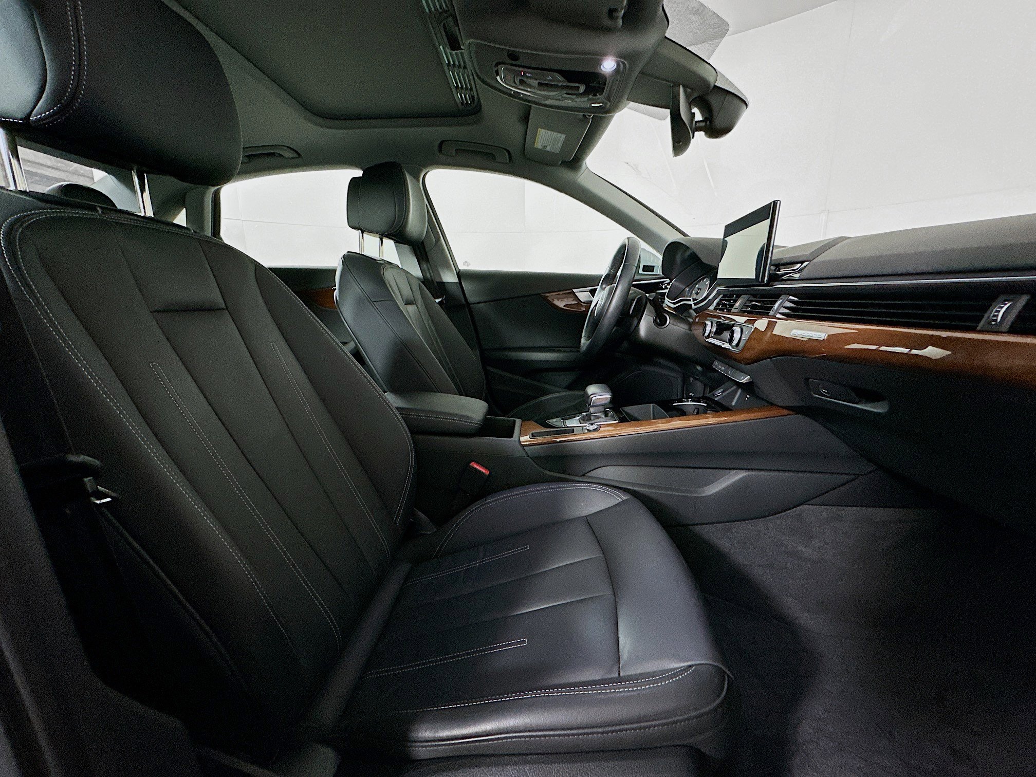 Used 2023 Audi A4 2.0T Premium w/ Convenience Package image 31