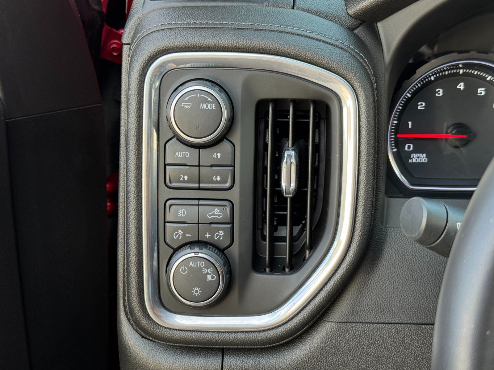 Used 2022 Chevrolet Silverado 1500 LT Trail Boss w/ Bed Protection Package AWD/4WD image 16