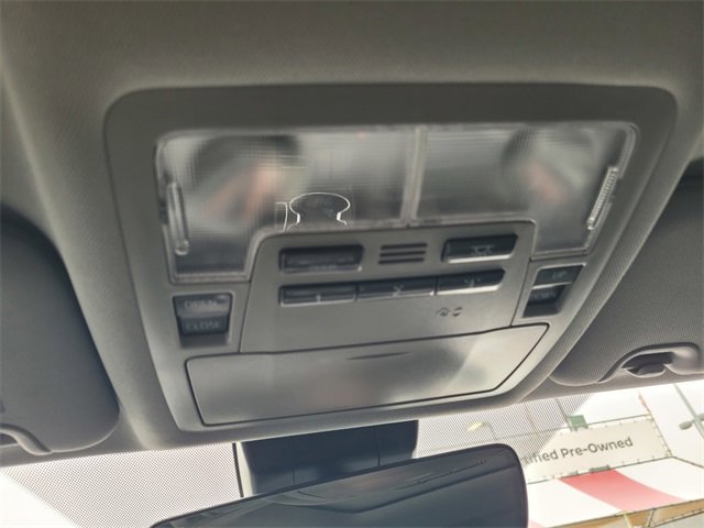 Used 2019 Toyota Highlander XLE image 23