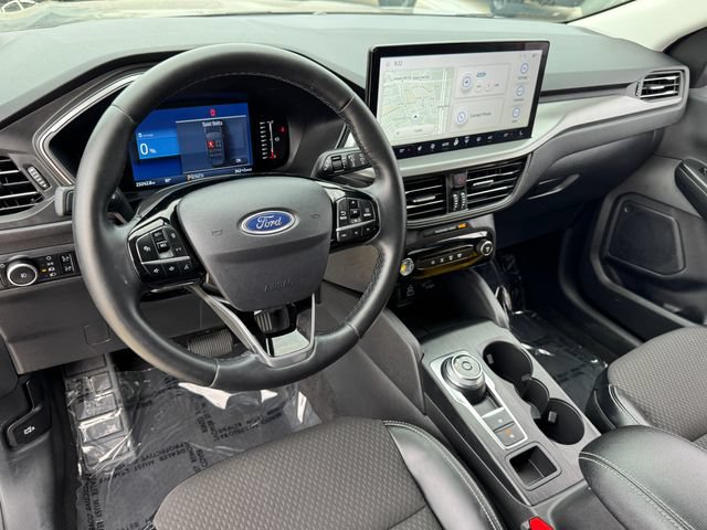 Used 2024 Ford Escape SE w/ Class II Trailer Tow Package FWD image 11