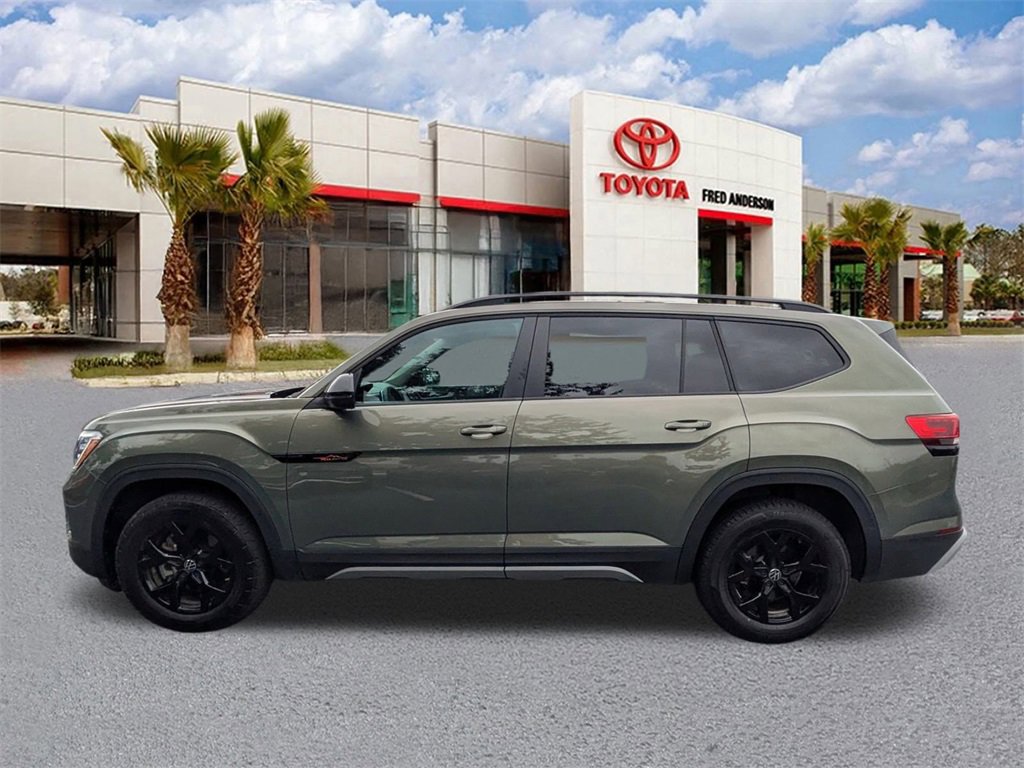 Used 2024 Volkswagen Atlas Peak Edition SE image 7