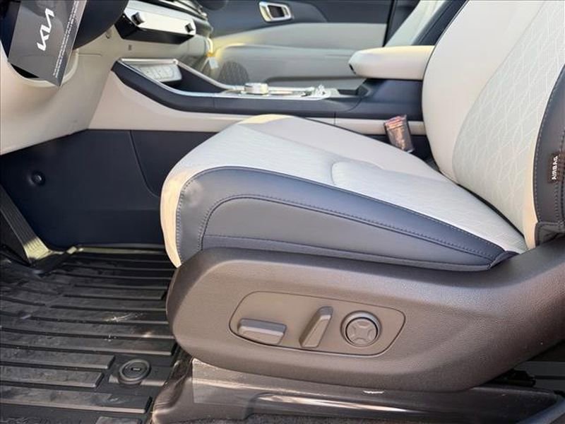 New 2026 Kia Carnival SX image 11