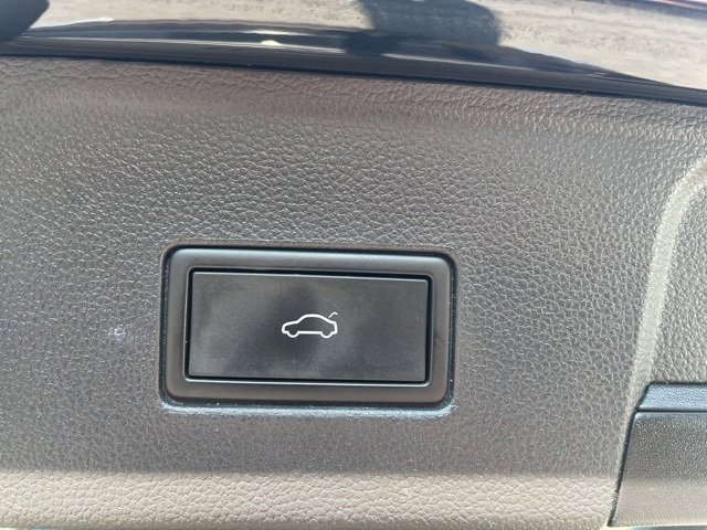 Certified 2022 Volkswagen Atlas SE image 11